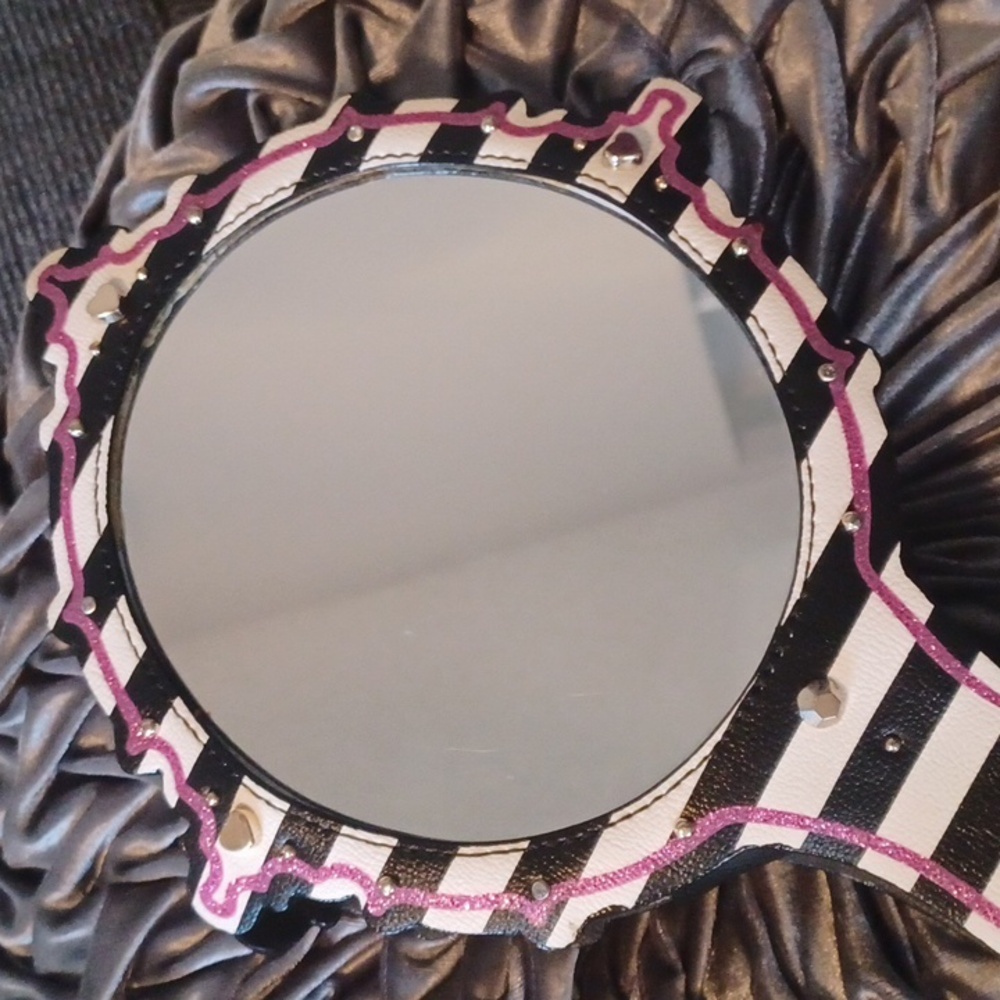 Betsey Johnson Hand Mirror Mini Bag - Picture 9 of 15